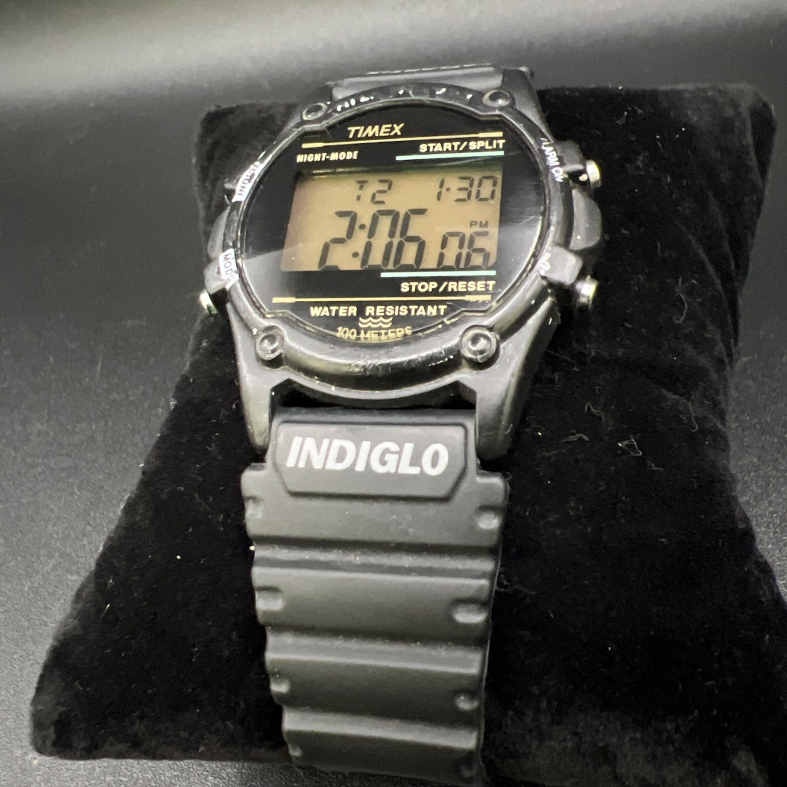 TIMEX ATLANTIS 100 DIGITAL 39mm VTG 10.25” Watch 745 W4 Works Great New Battery