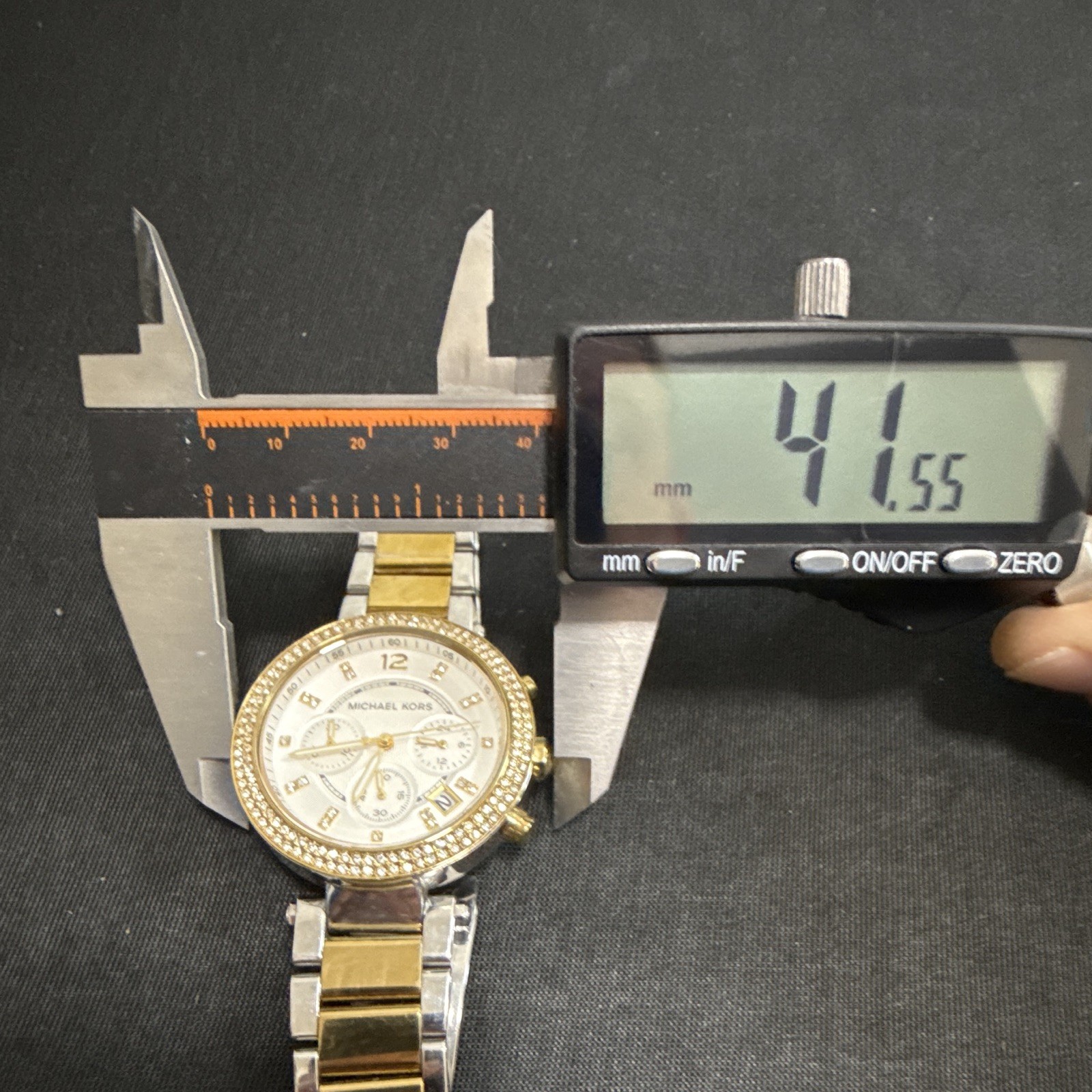 Michael Kors MK-5626 Two-Tone With New Battery! Runs Excellent!