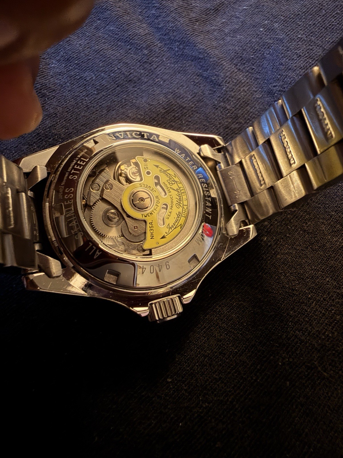 Invicta Professional Automatic Men’s Diver 200m White Dial Red/Black Bezel 40mm
