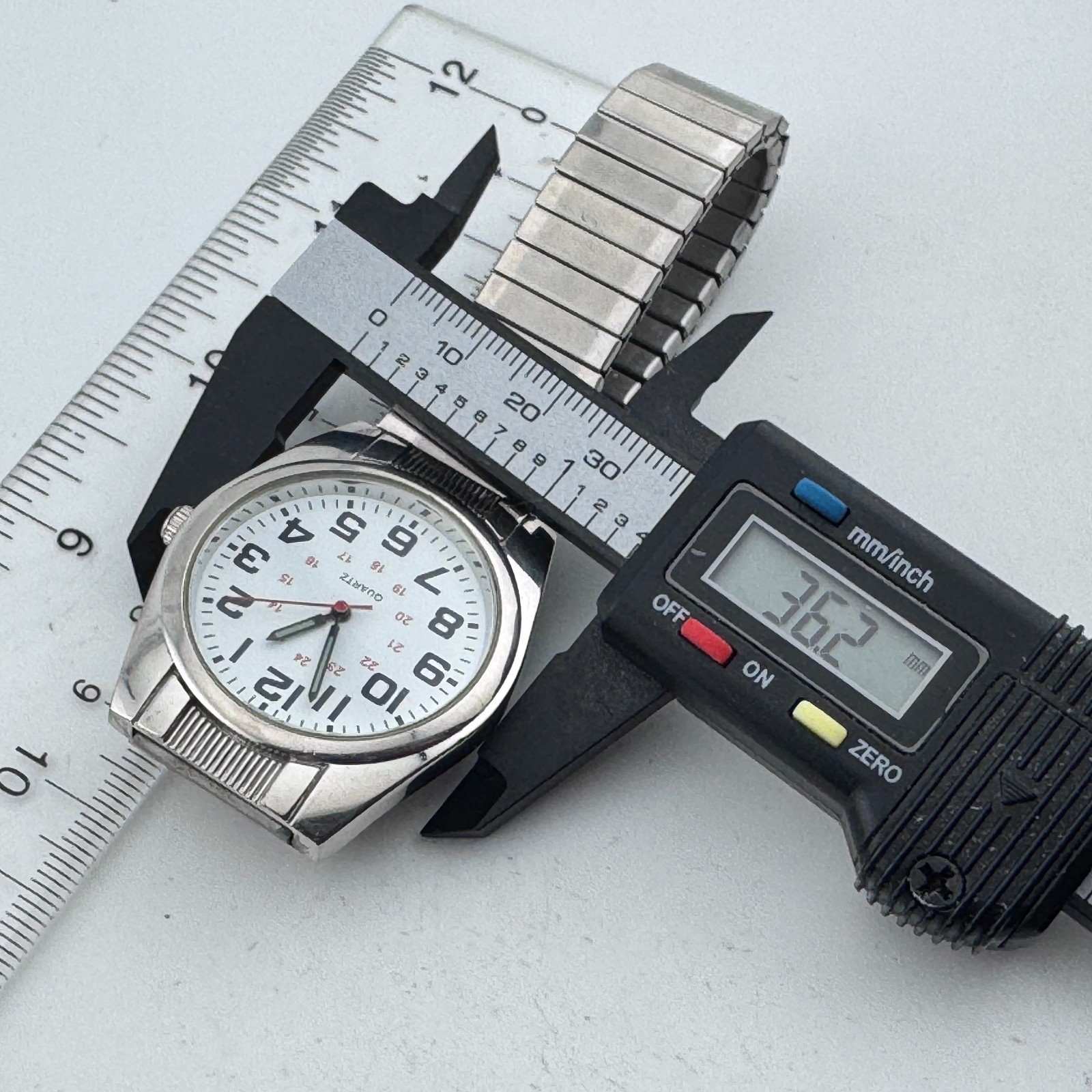 VTG Japan Movt Quartz Watch Men Silver Military Dial Stretch Analog New Battery