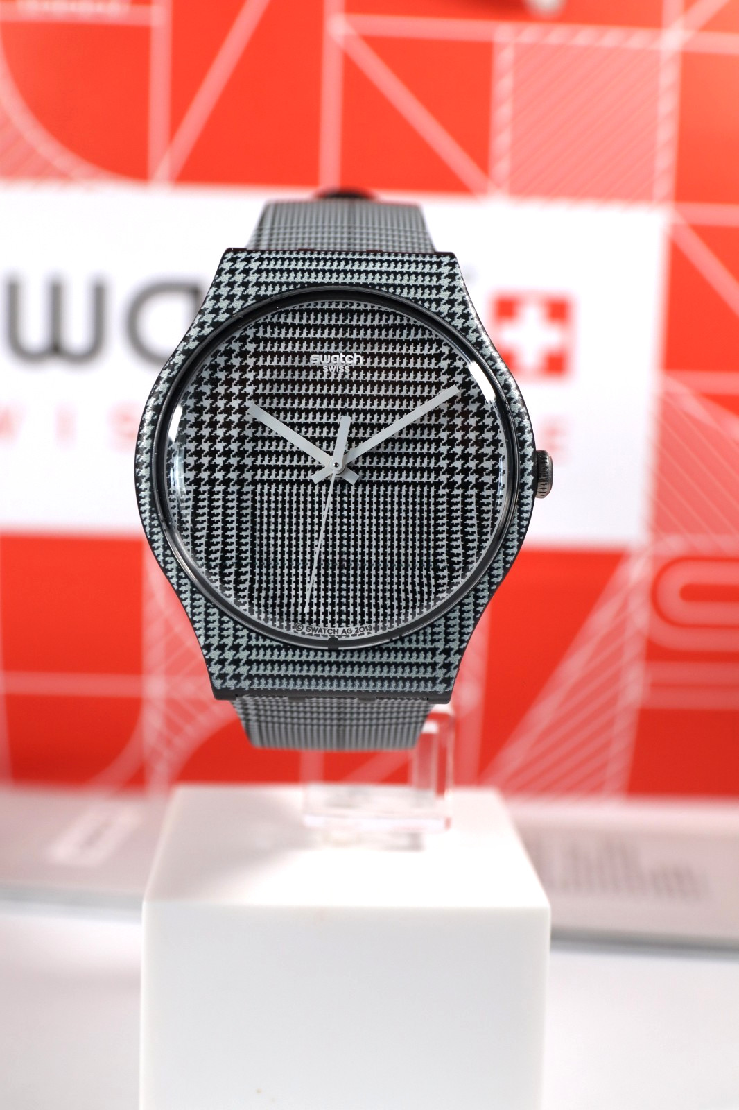 New Swiss Made Swatch For The Love Of W SUOB113 New Gent 41MM Black White Silico