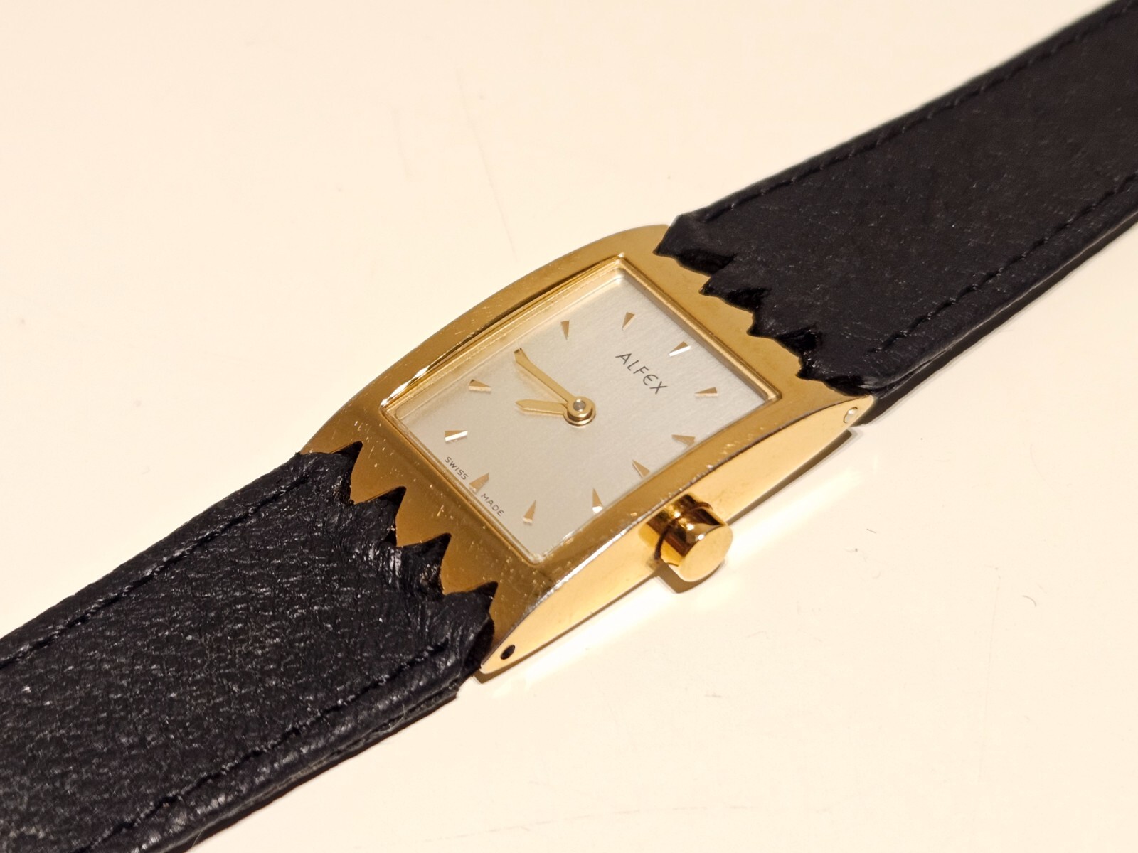 RETRO LUXURY TANK 18.5mm SWISS GOLD PLATED LADIES QUARTZ WATCH “ALFEX” 5467 PLUM