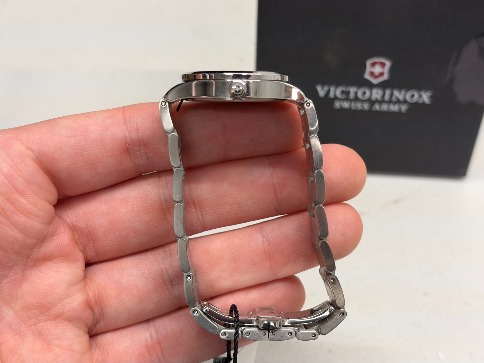 Victorinox Alliance Quartz Movement Silver Dial Ladies Watch 241539 – USED GOOD