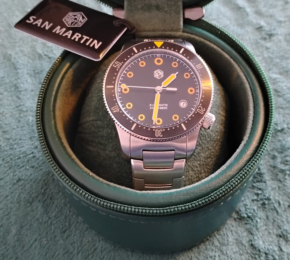 Unique Orange-Accented (With Orange Lume) 40mm San Martin Automatic Diver!