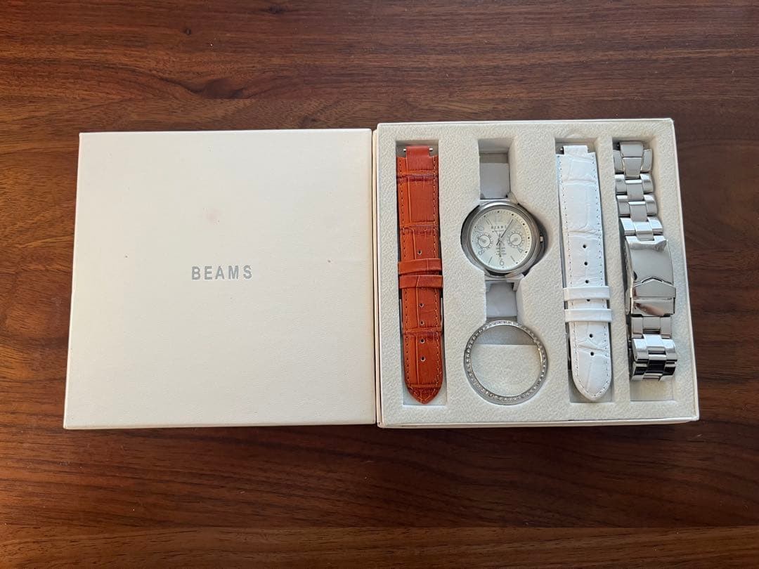 BEAMS Chronograph Watch White Dial Strap