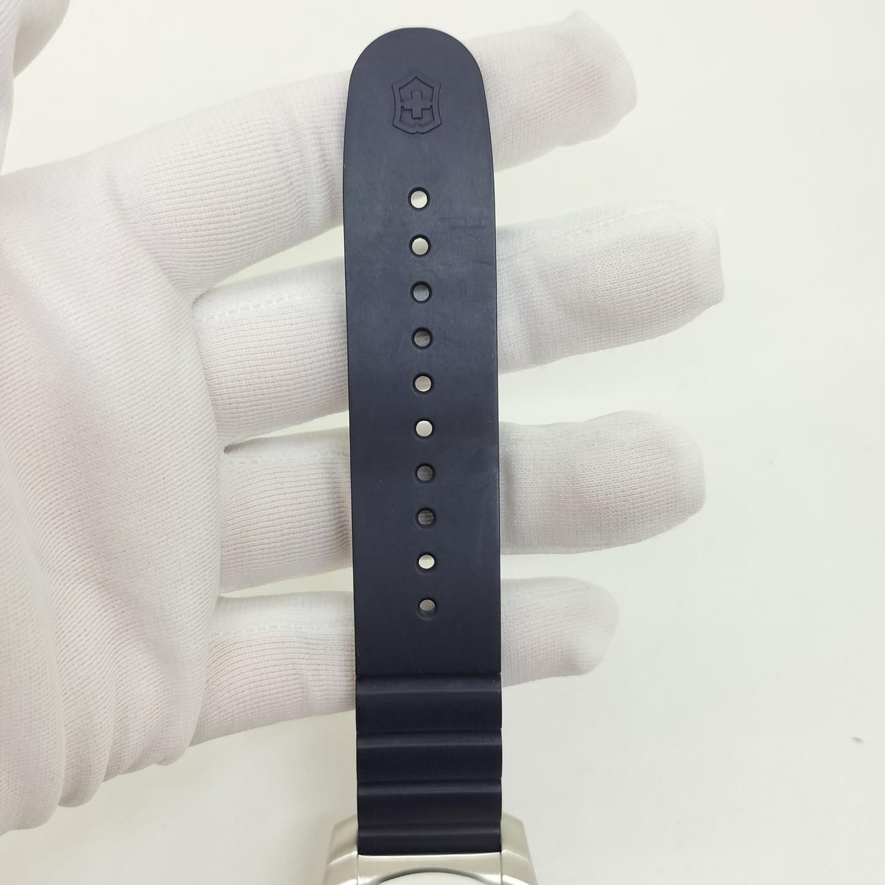 VICTORINOX 241688 Quartz Used
