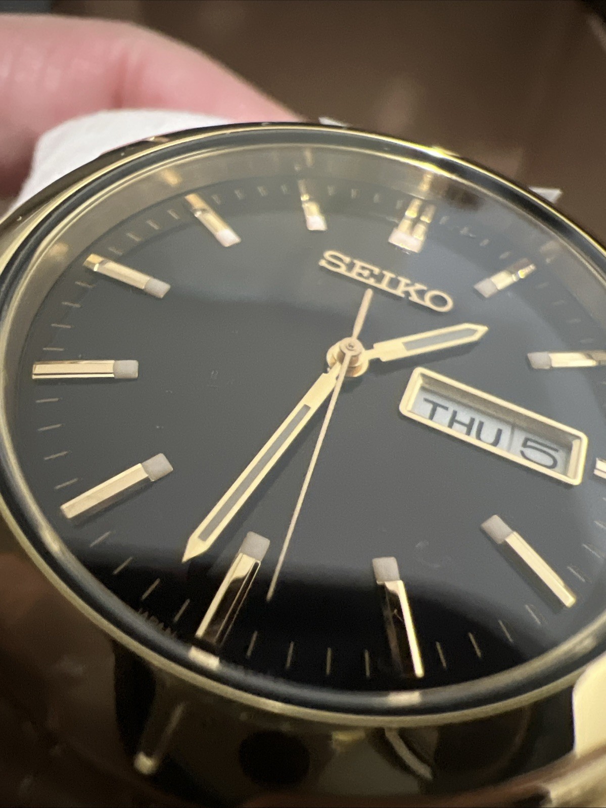 Seiko Authentic 😱Essentials-Black Dial Gold Bracelet Men’s Watch SUR358J1!!