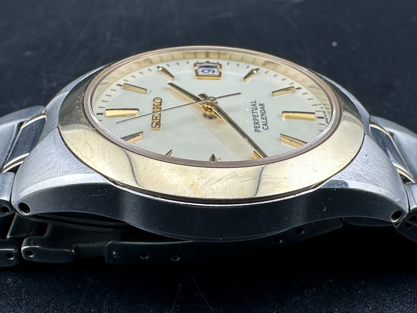 Seiko Men’s Perpetual Calendar Cream Dial Date 37mm Quartz Watch 8F32-0130
