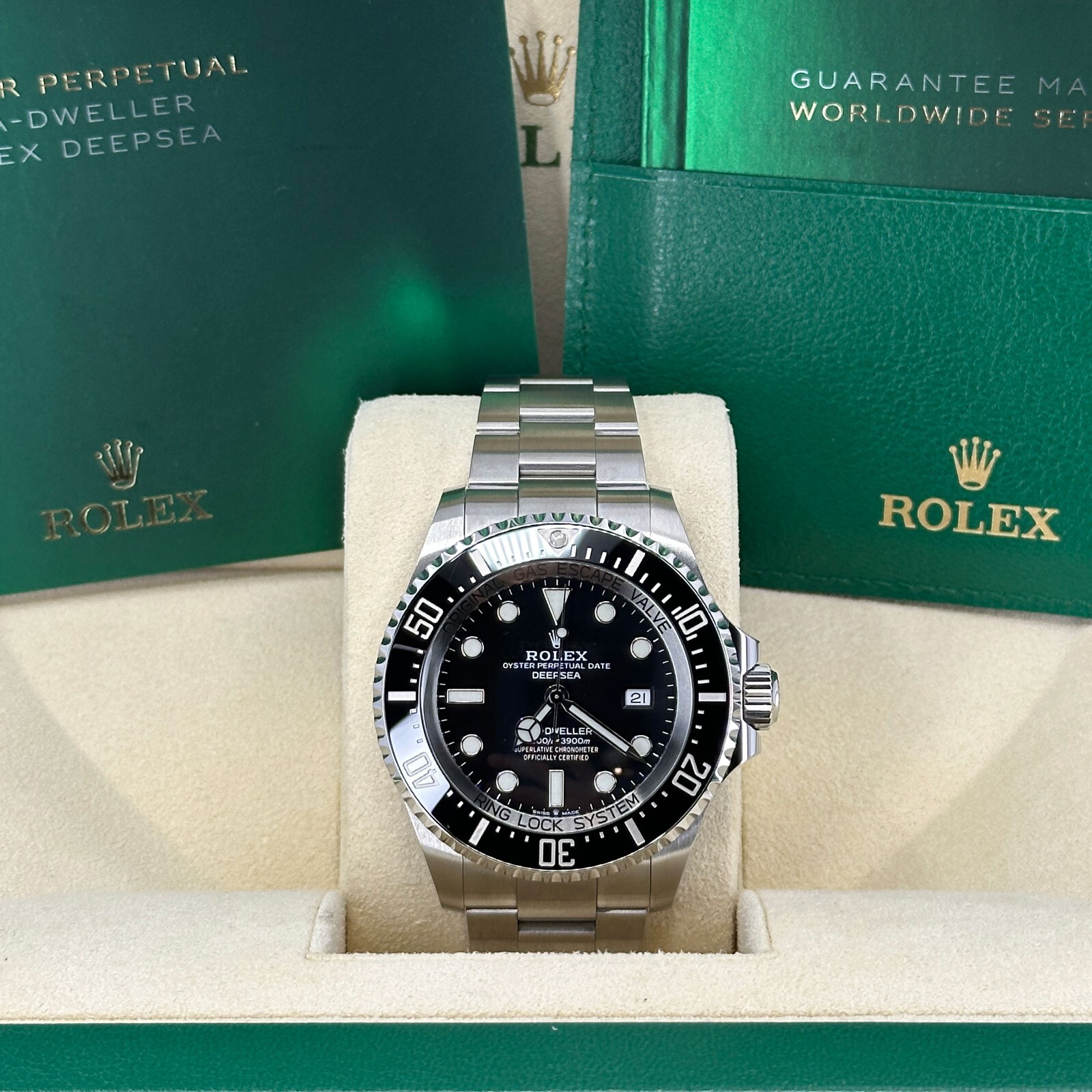 Rolex Deepsea DISCONTINUED 44mm, Black Dial, Oyster 126660-0001 Mint 2021