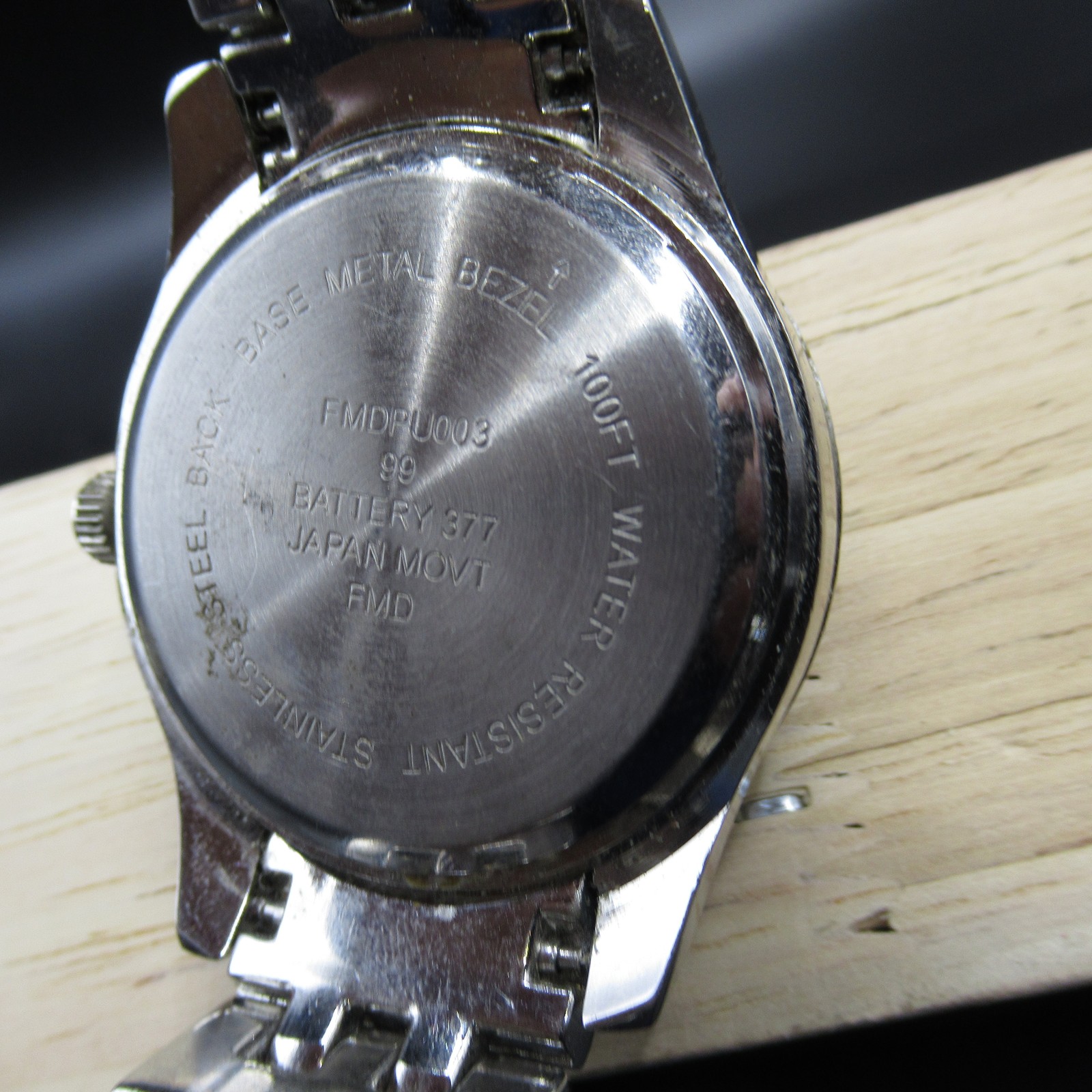 FMD Men’s Black Dial Silver-Tone Quartz Watch Diamond-Cut Bezel Link Bracelet