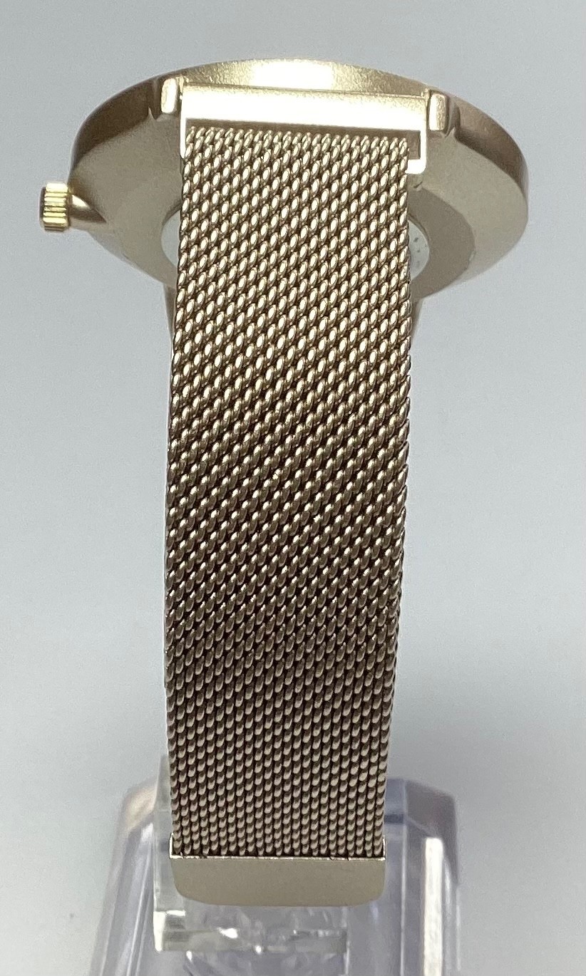 QRTZ Unisex Watch Gold Marble Dial Mesh Adjustable Magnetic Clasp New Battery