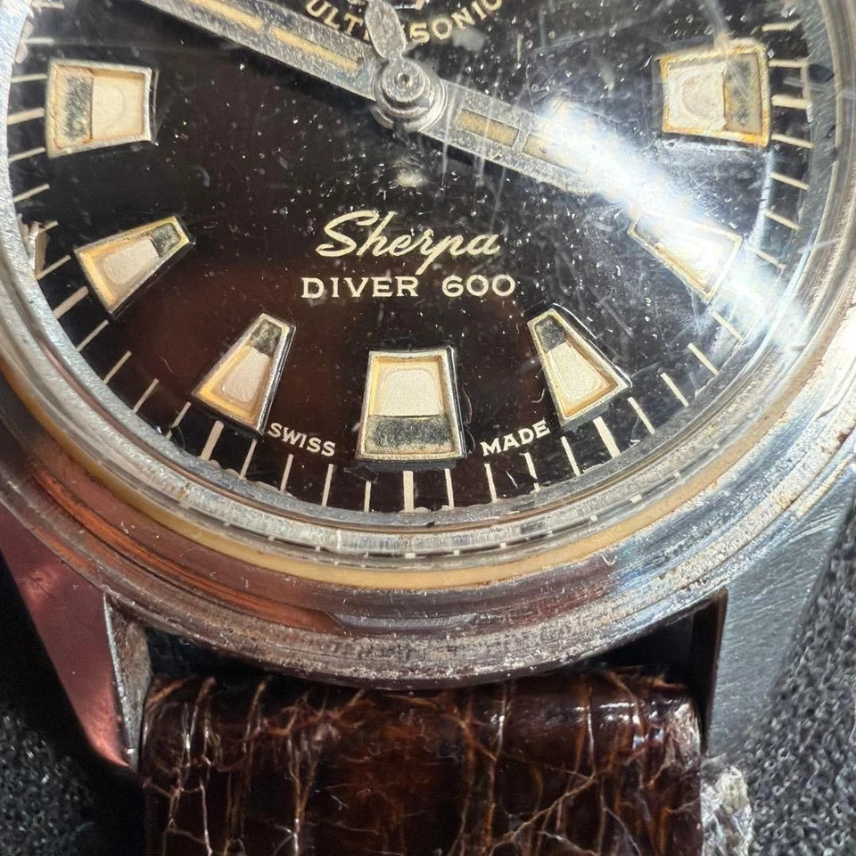 Used working Enicar Sherpa Diver 600 Automatic Black 40mm Junk Vintage from JPN