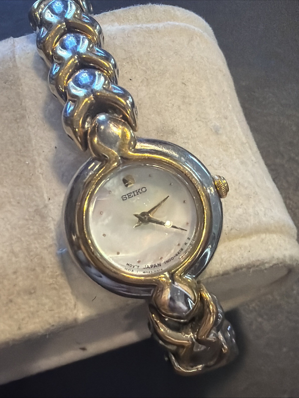 X03 Seiko Watch Women 19mm Case MOP Dial Two Tone Band 1N00-1D19 Untested As Is
