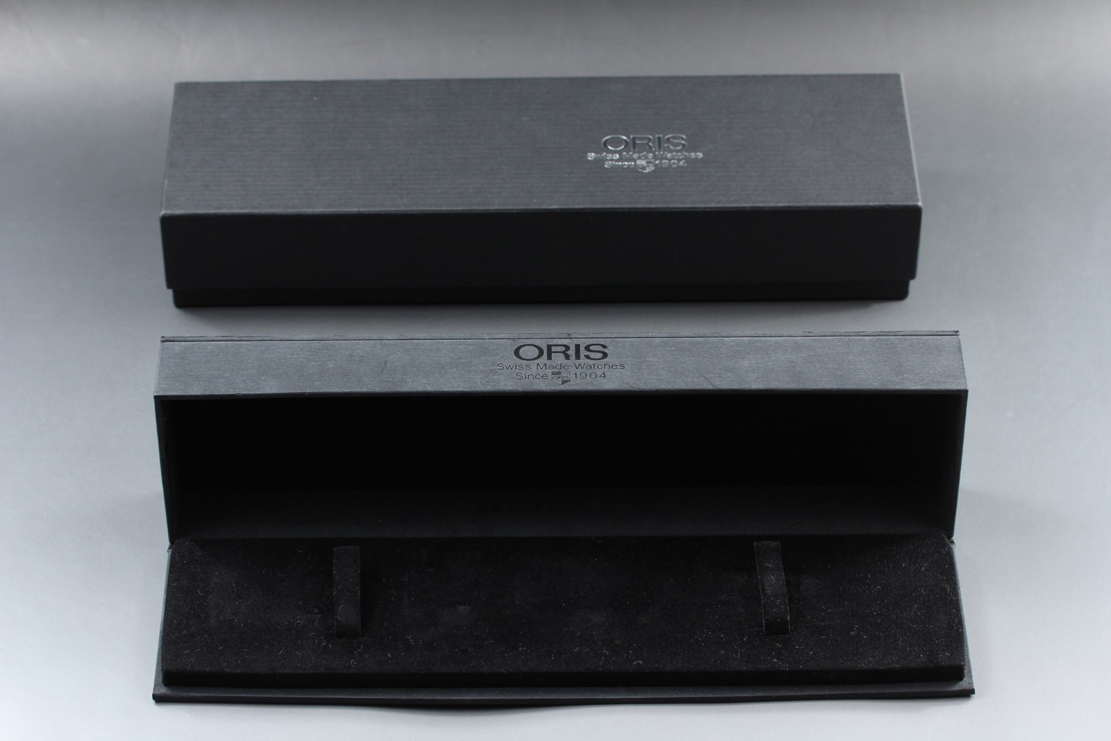 Oris Artelier Big Date 7549 Small Second Silver AT Swiss Made Watch [BoxDamaged]