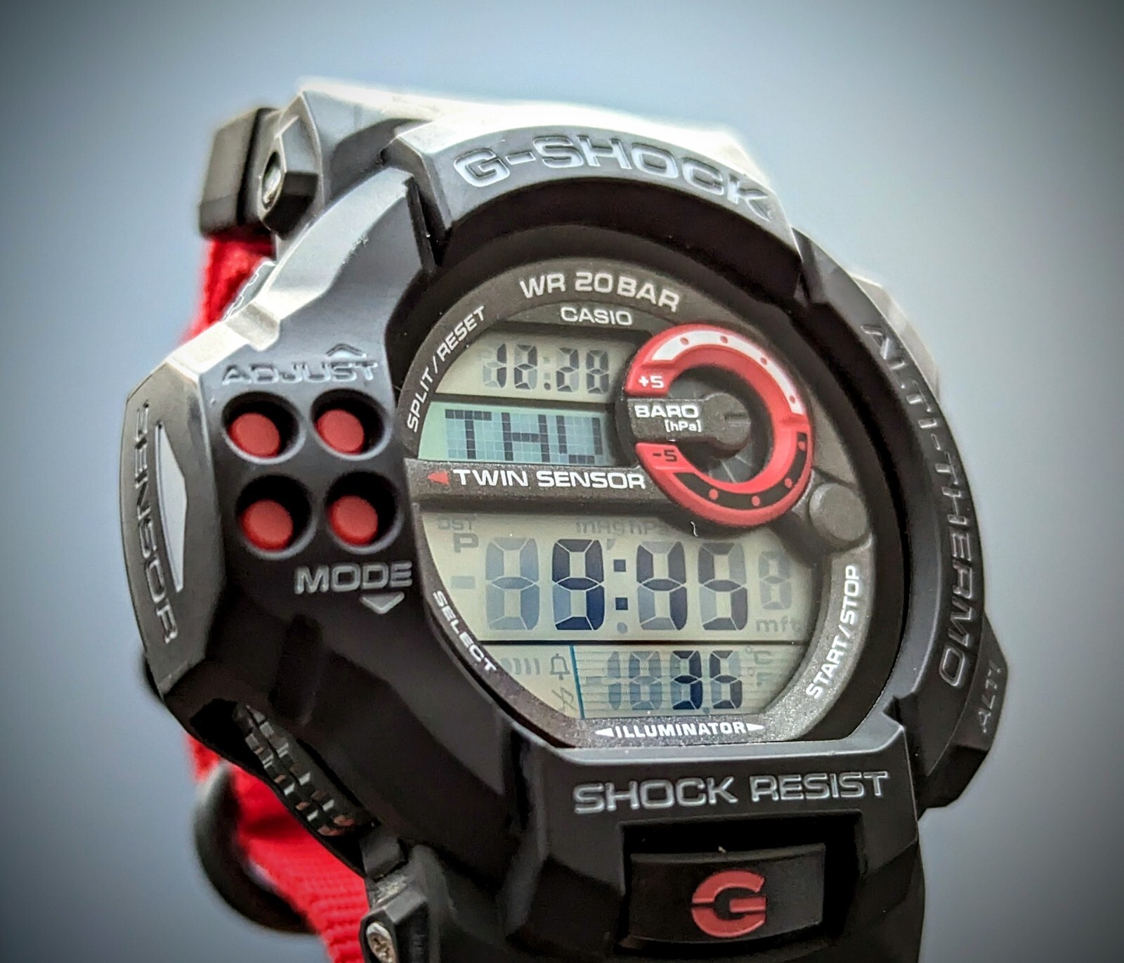 RARE UNIQUE JAPAN DIGITAL Watch CASIO GDF-100. Alti. Barometer. Temperature