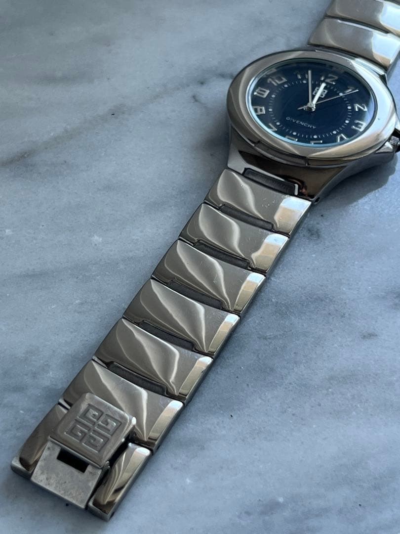 GIVENCHY AH16XVIII QZ Wristwatch Timepiece Vintage Mint