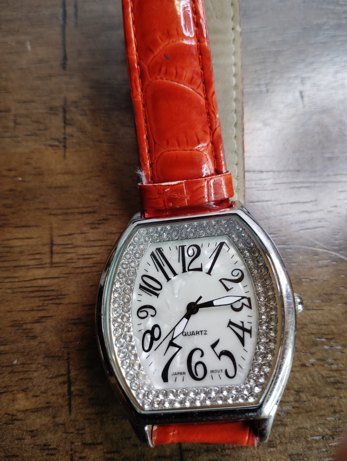 : AvonModel: Scarlet (2014)Case Shape: Barrel or TonneauMovement