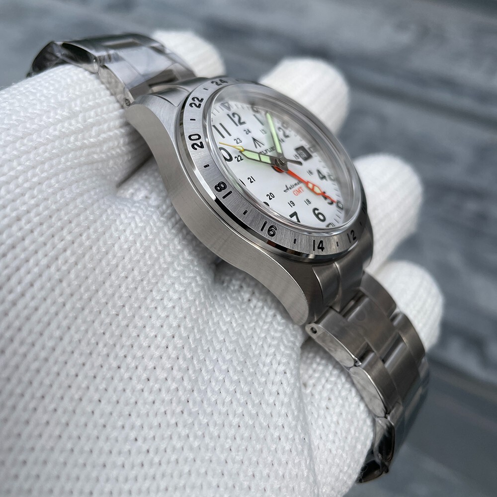 Steeldive Steelflier SF792, GMT, White, NH34, Sapphire, Lume, 200m Diver, Field