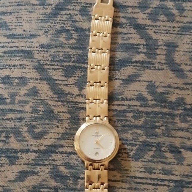Vintage Givenchy Paris Mens Analog Quartz Watch Gold Metal Bracelet White Dial
