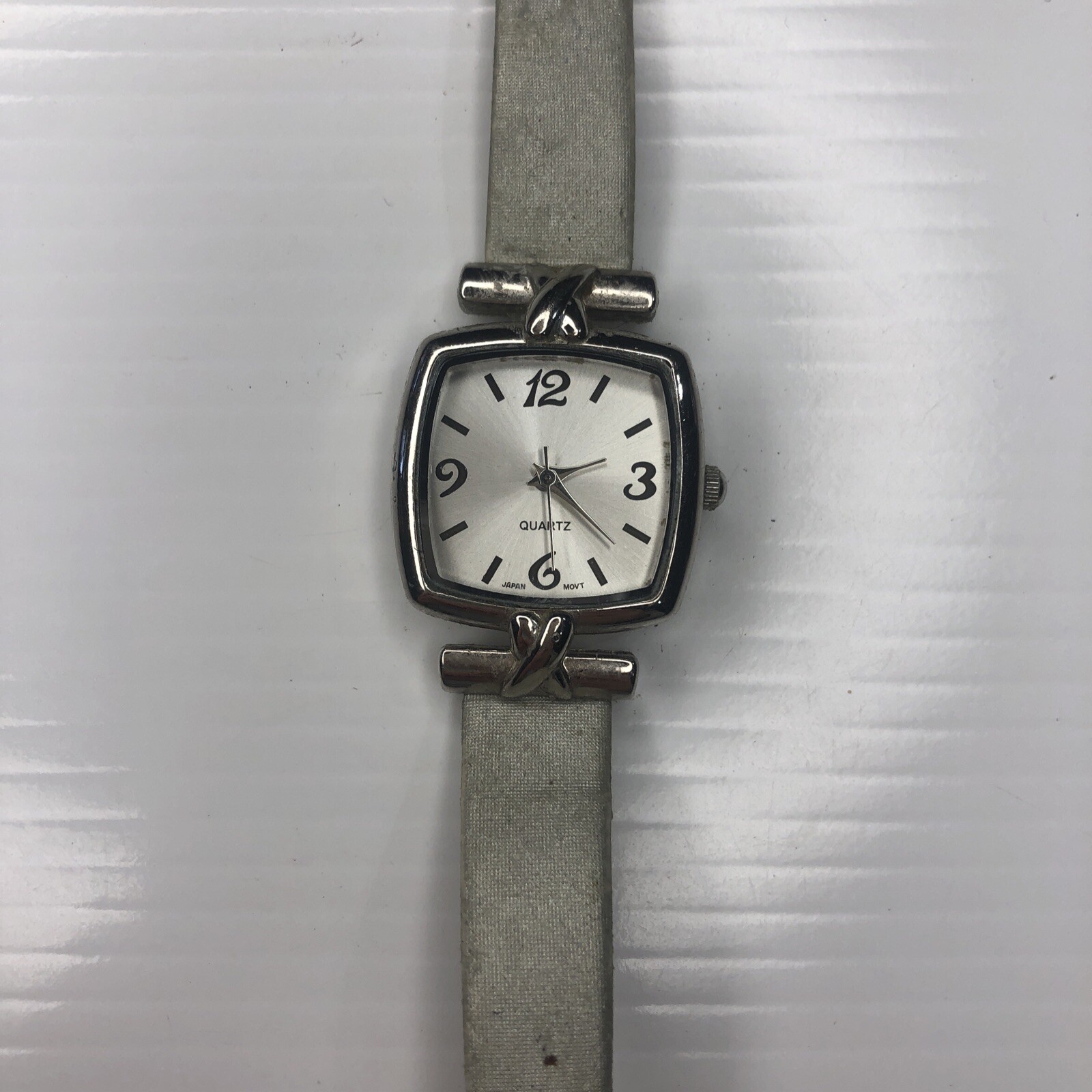 X10 LST JAPAN Silver Stainless Fabric Ladies Retro Quartz Watch Untested