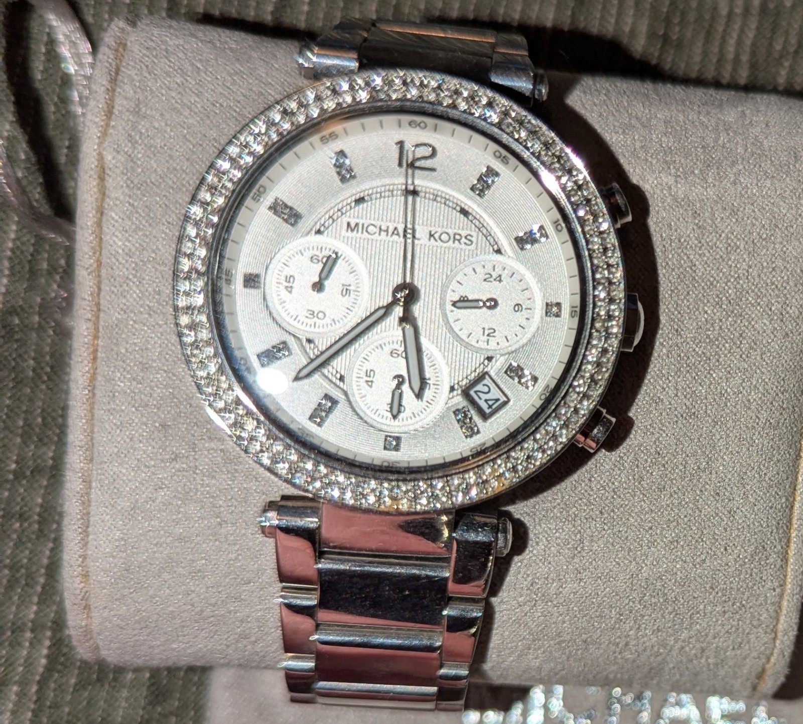 Michael Kors Women’s Diamond Stainless Steel Watch Needs Battery New Battery