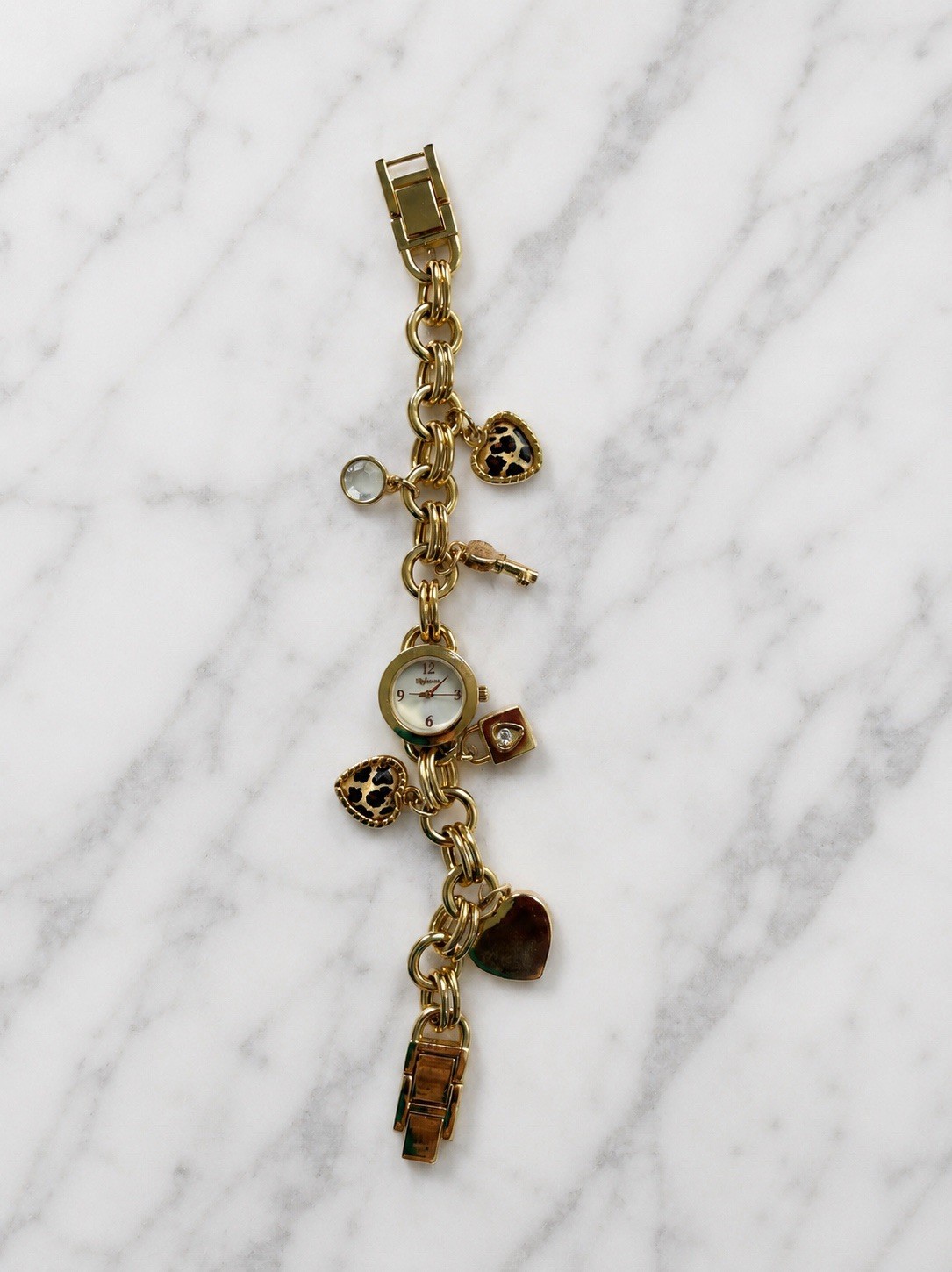 Style Co. Women’s Gold Tone Heart Charm Bracelet 22mm Watch & New Battery 8.5″
