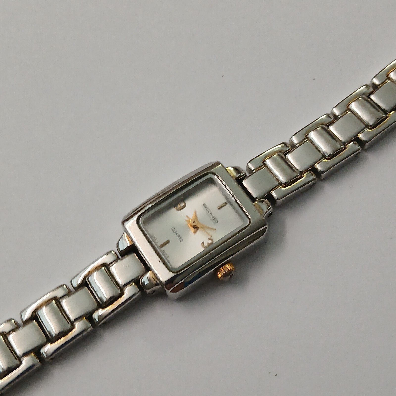 Vintage Echo 93 20x24mm Gold/Silver Tone New Battery 7.25″ Womens Watch -Runs