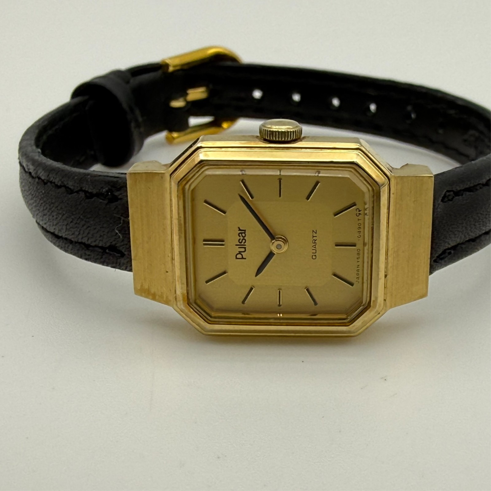 Vintage 1990s Women’s PULSAR Gold Tone Petite 17mm Watch, Leather, Y580-5269