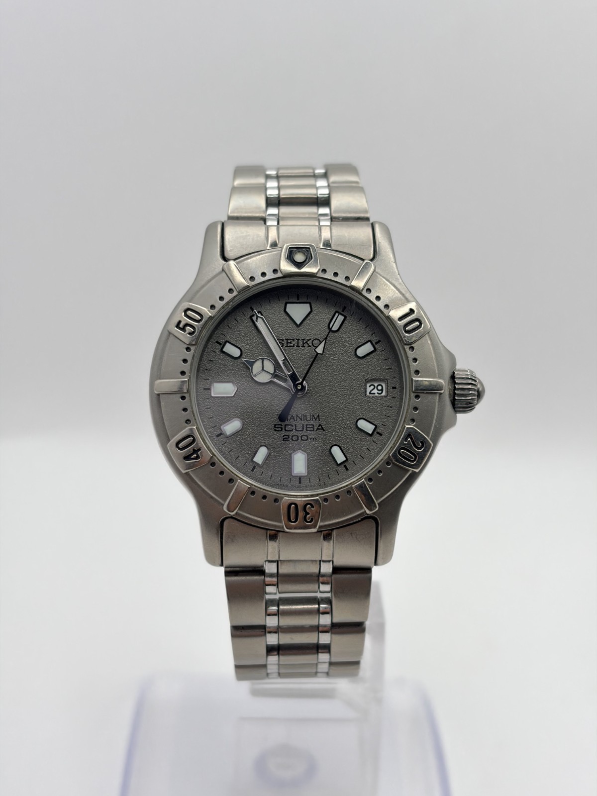 Vintage [Near MINT] SEIKO Mens Watch Titanium Scuba 200m 7N35-6100 Gray JAPAN