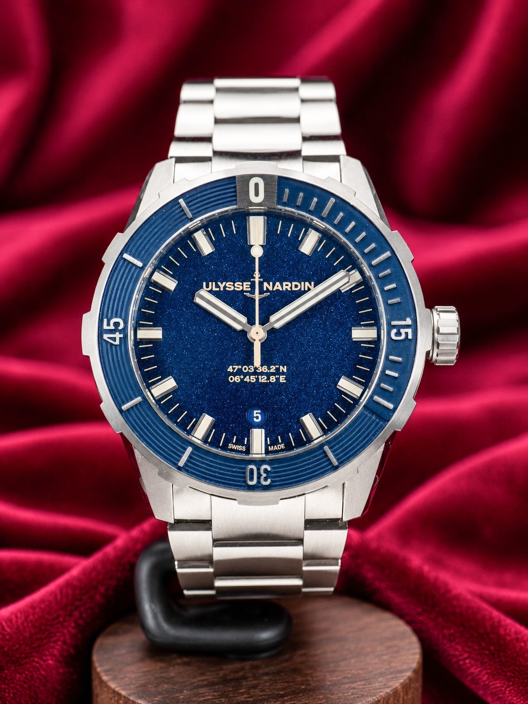 Ulysse Nardin Diver 42mm Blue Men’s Watch – 8163-175-7m/93 Full Set