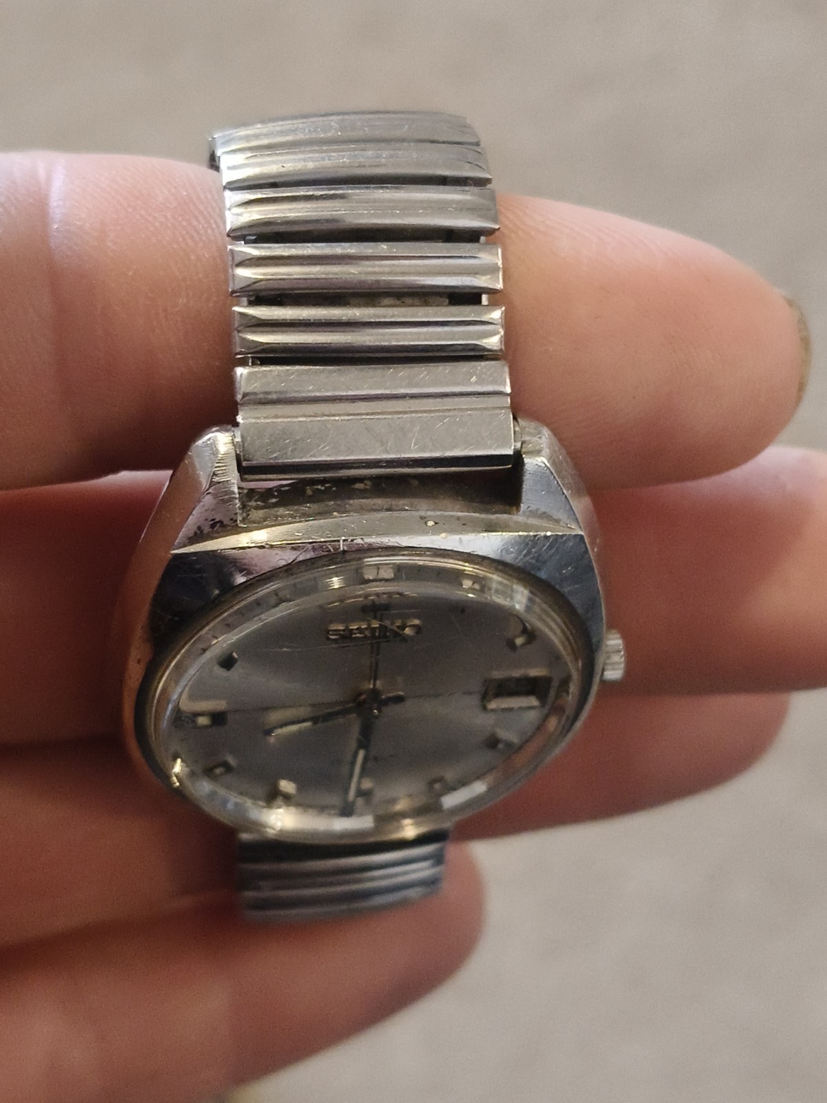 VINTAGE SEIKO 7005-7050 Cross Hair Silver dial AUTOMATIC GENTS