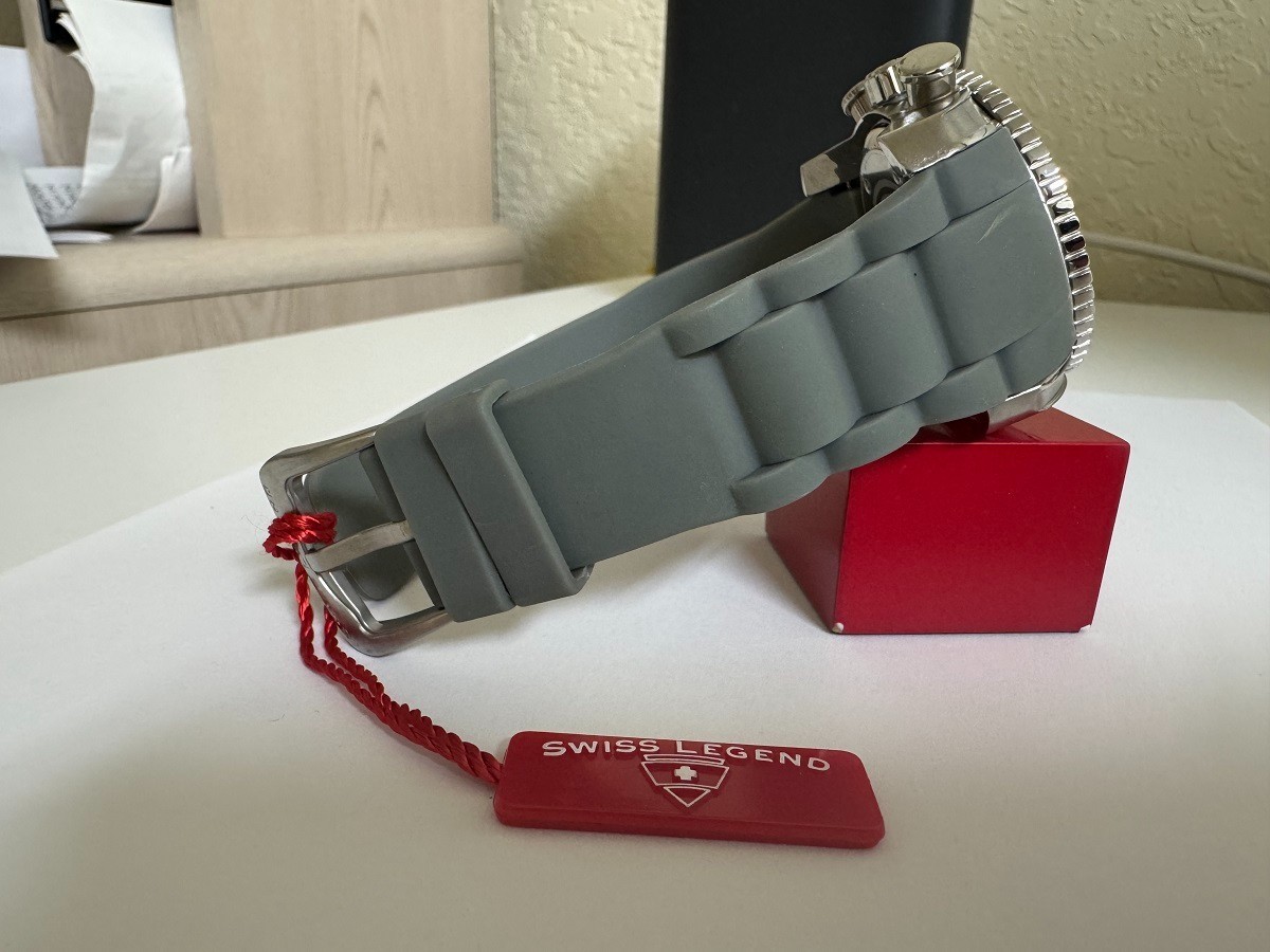 Men’s SWISS LEGEND COMMANDER 20067 Blue dial CHRONOGRAPH WATCH
