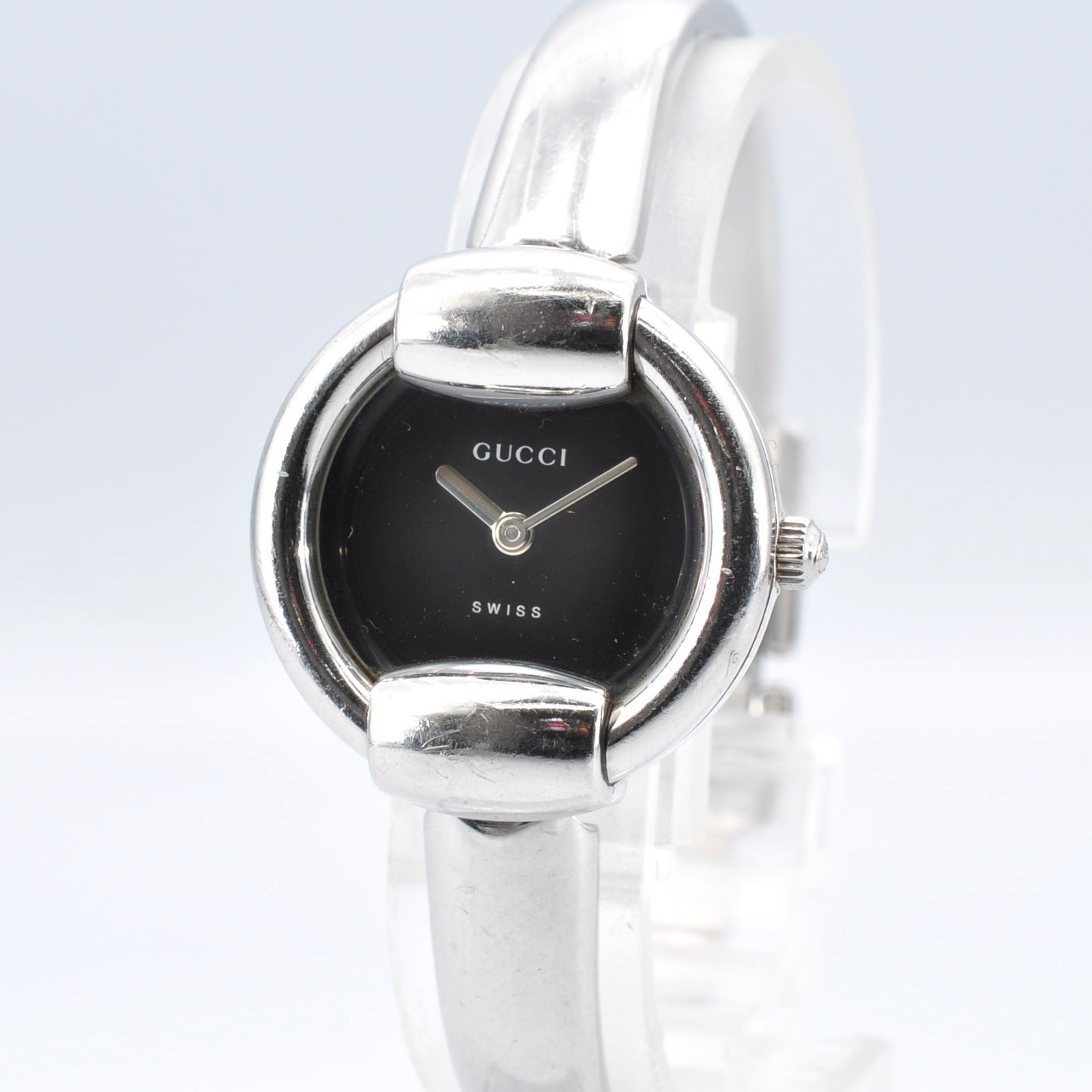 GUCCI 1400L Quartz Analog Silver Bangle Watch w-11107