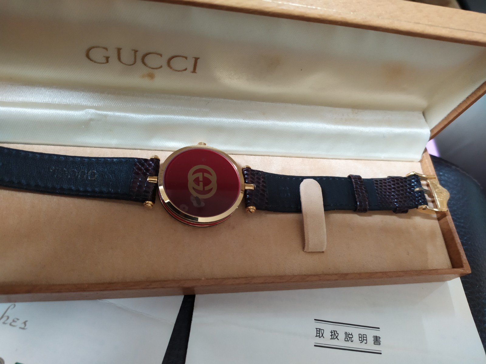 Vintage Gucci 2000M Sherry Line Men/Women Watch, Working battery, gold dial