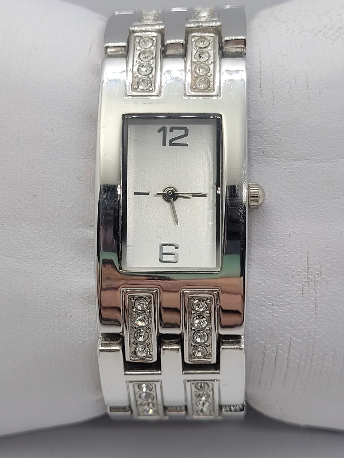 FMD (Fashion Movement Dial)brand ladies’ quartz crystal accents Braslet 6.5in.