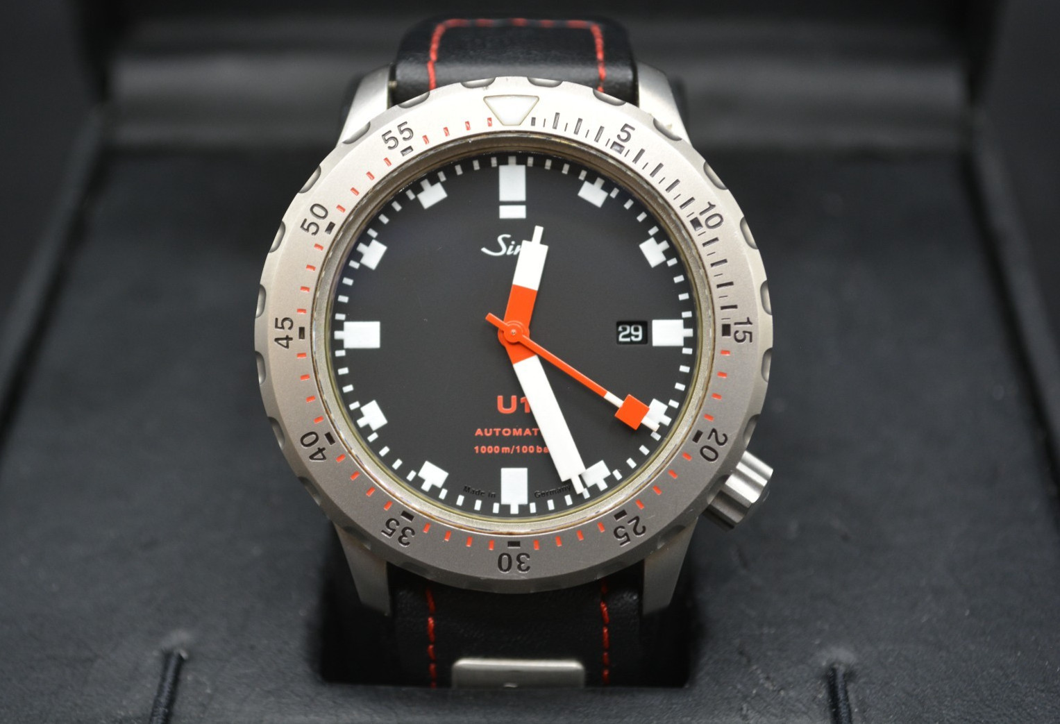 Sinn U1 Dive Watch *Pre-owned* FREE SHIPPING