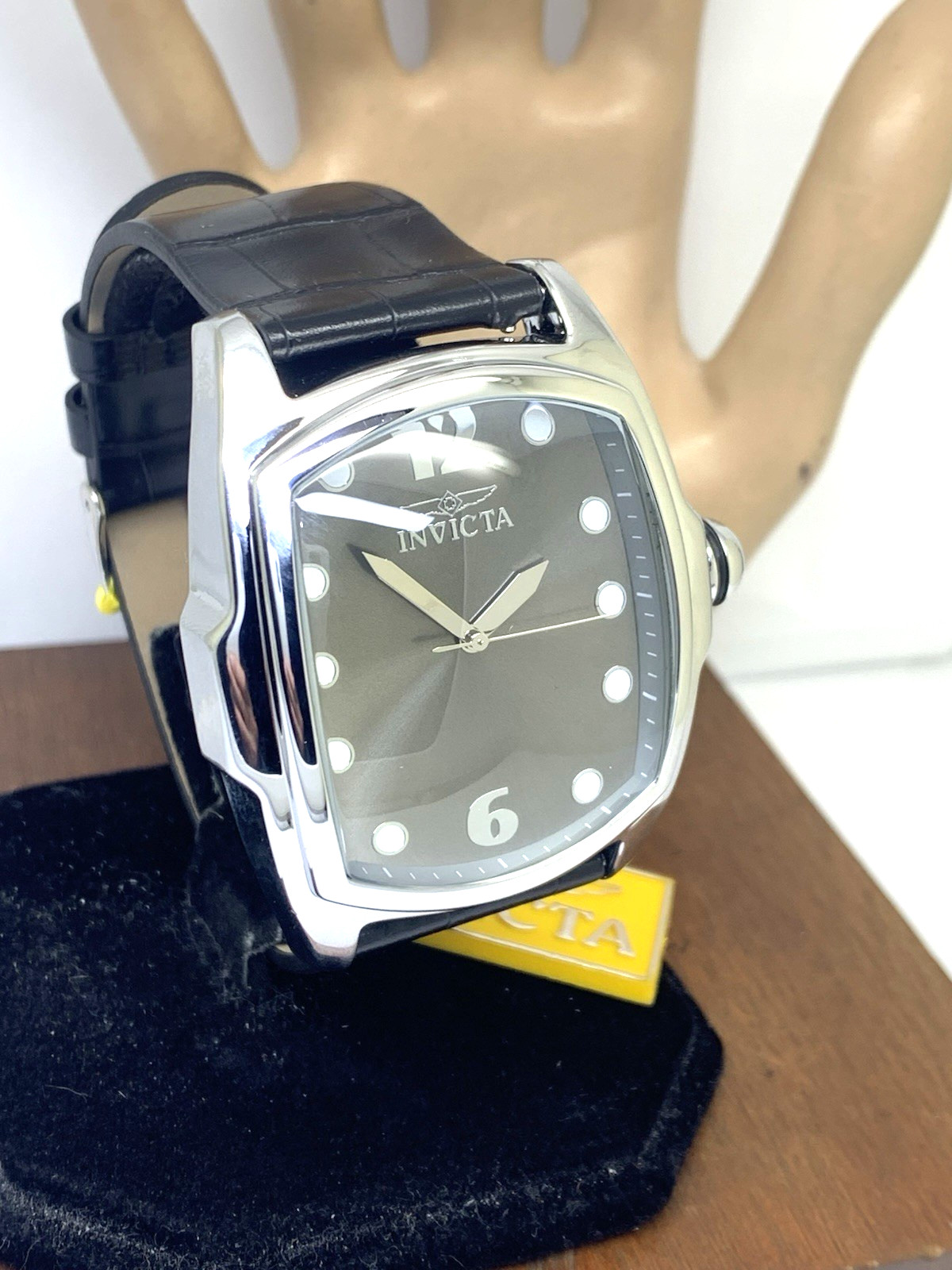 Invicta Men’s Watch 35372 Lupah Special Edition 4 Interchangeable Leather Straps
