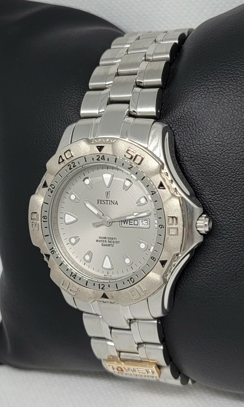 Mens Festina Tower Automotive Round Silver Tone Gray Dial Analog Watch 8811 E9