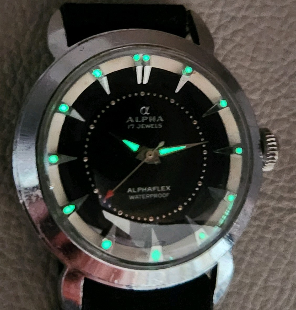 Vintage Alpha 17 Jewel Men’s Watch Suede Band 33 mm Case-Runs Keeps Good Time