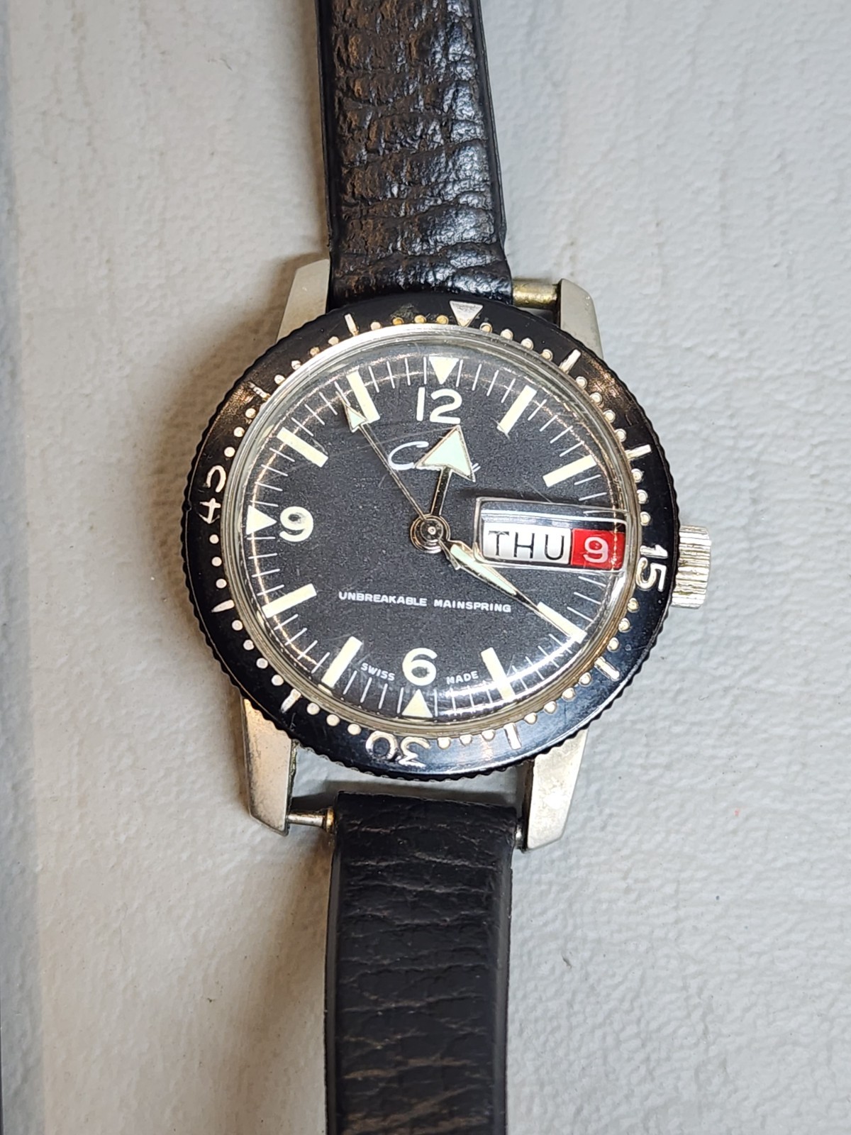 (Not Working) – Chateau Skin Diver Day Date Wrist Watch
