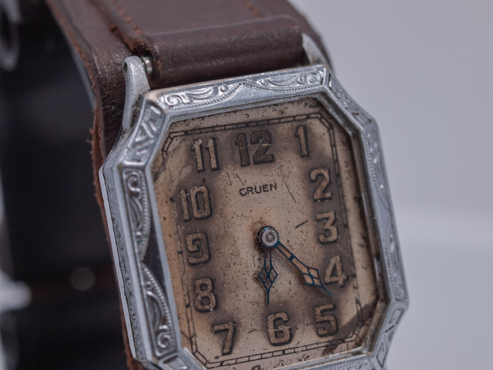 4u2fix 1930s – Gruen Guild 885 15j 3 Adj Mens 26mm Luminous Hand Wind Cuff Watch