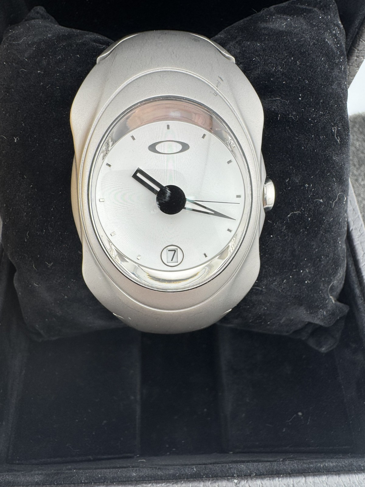 OAKLEY TIME BOMB TITANIUM X-METAL WHITE DIAL WATCH AUTHENTIC 10-002 COMPLETE