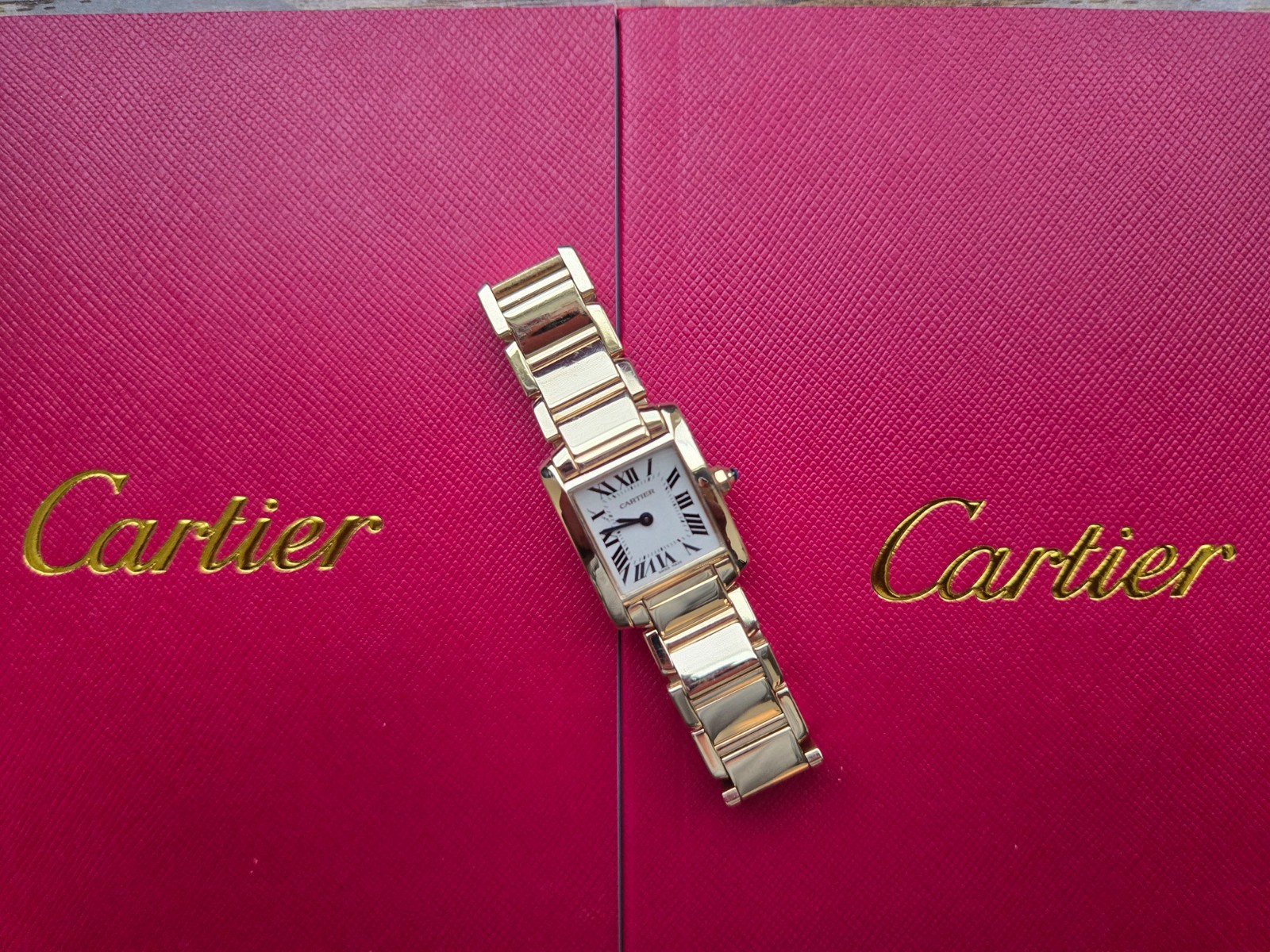 Cartier Tank Francaise. 18k Yellow Gold. Ref. 2385. Ladies. Quartz movement!