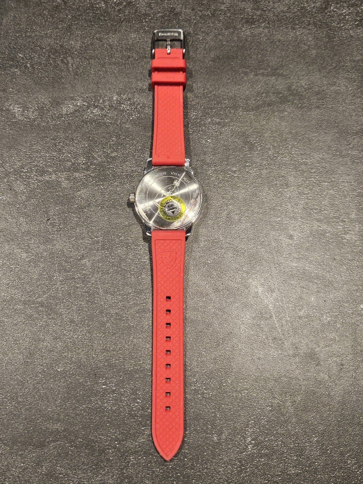 Ferrari Men’s 840019 Pitlane Red Silicone Watch New Battery Working