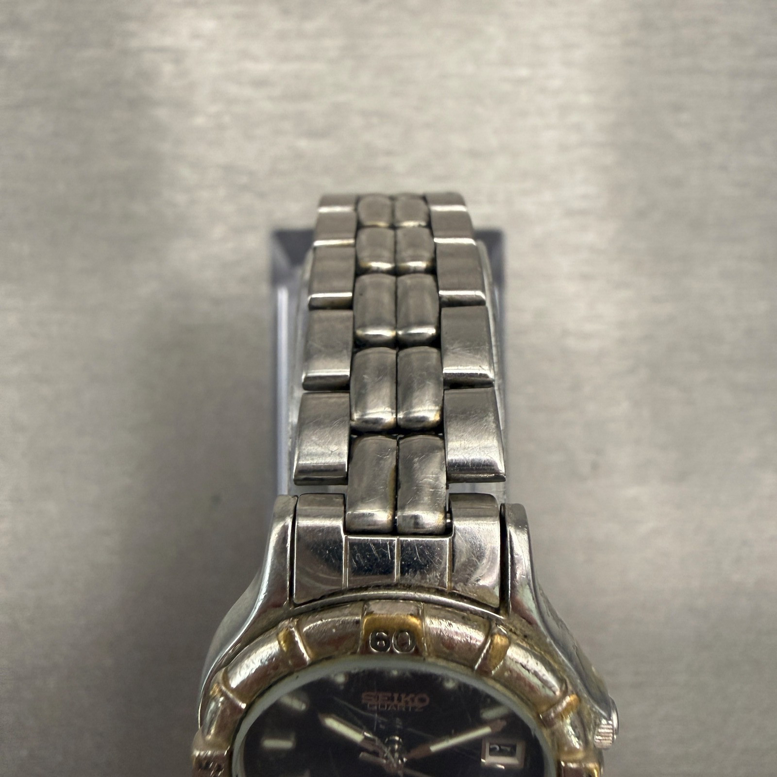 Seiko Sports Watch Women 25mm Blue Dial Silver Tone Date Round 7N82-0261 New Bat