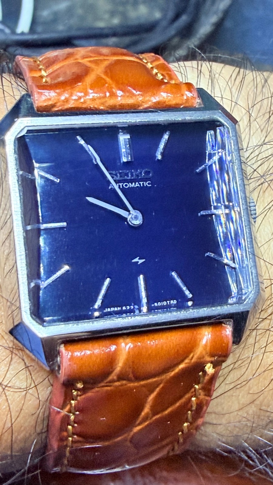 Vintage Seiko Automatic 2411-3000 Blue Sunburst Dial Faceted Crystal Watch 1973