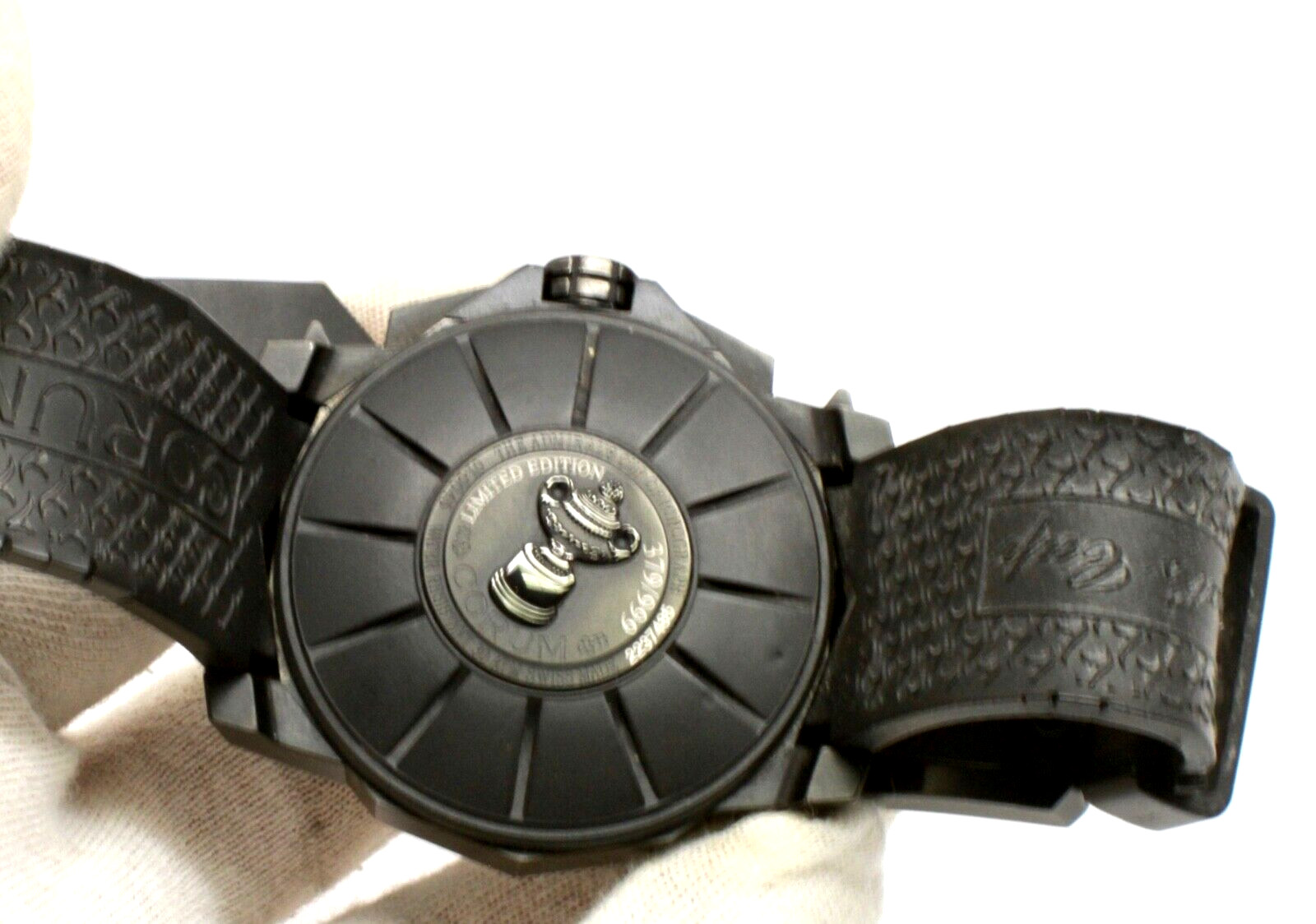 Corum Deep Hull 48 Limmited adition 379/999