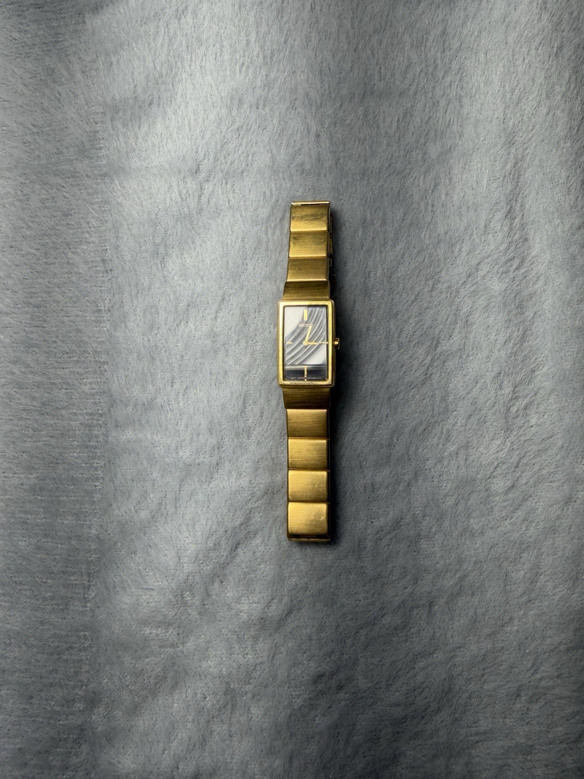 Vintage Seiko Gold Tone Rectangular Watch -1N00-6J30 – Minimalist -Unknown Work