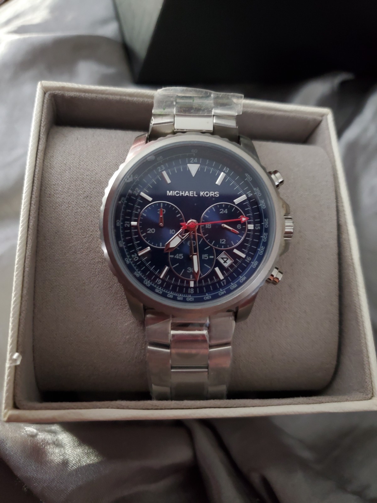 michael kors mk8641 silver brand new.