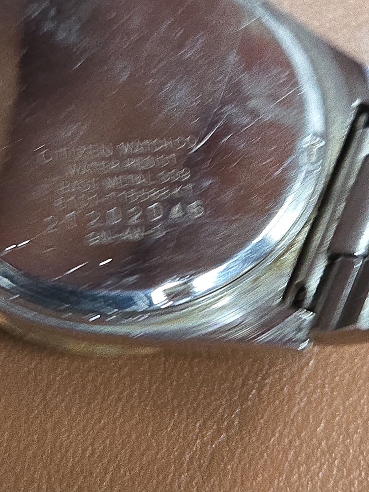 Men Citizen Cq Watch Black & Gray Face Silver Gold Case Steel Band 6101 T15588kt